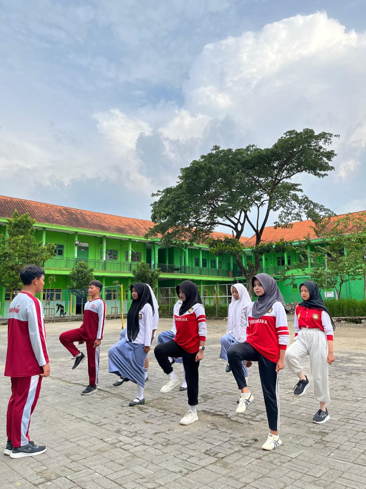 Latihan Paskib SMK Ma'arif NU Mantup